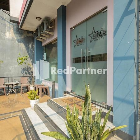 Star Hotel Jaksa Mitra Reddoorz Джакарта Екстер'єр фото