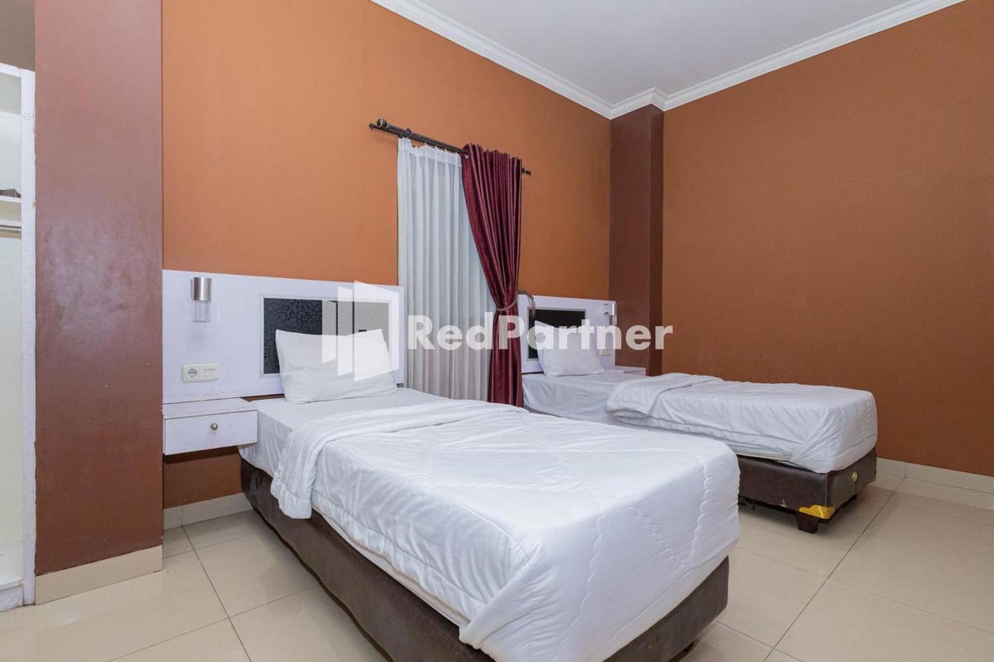Star Hotel Jaksa Mitra Reddoorz Джакарта Екстер'єр фото