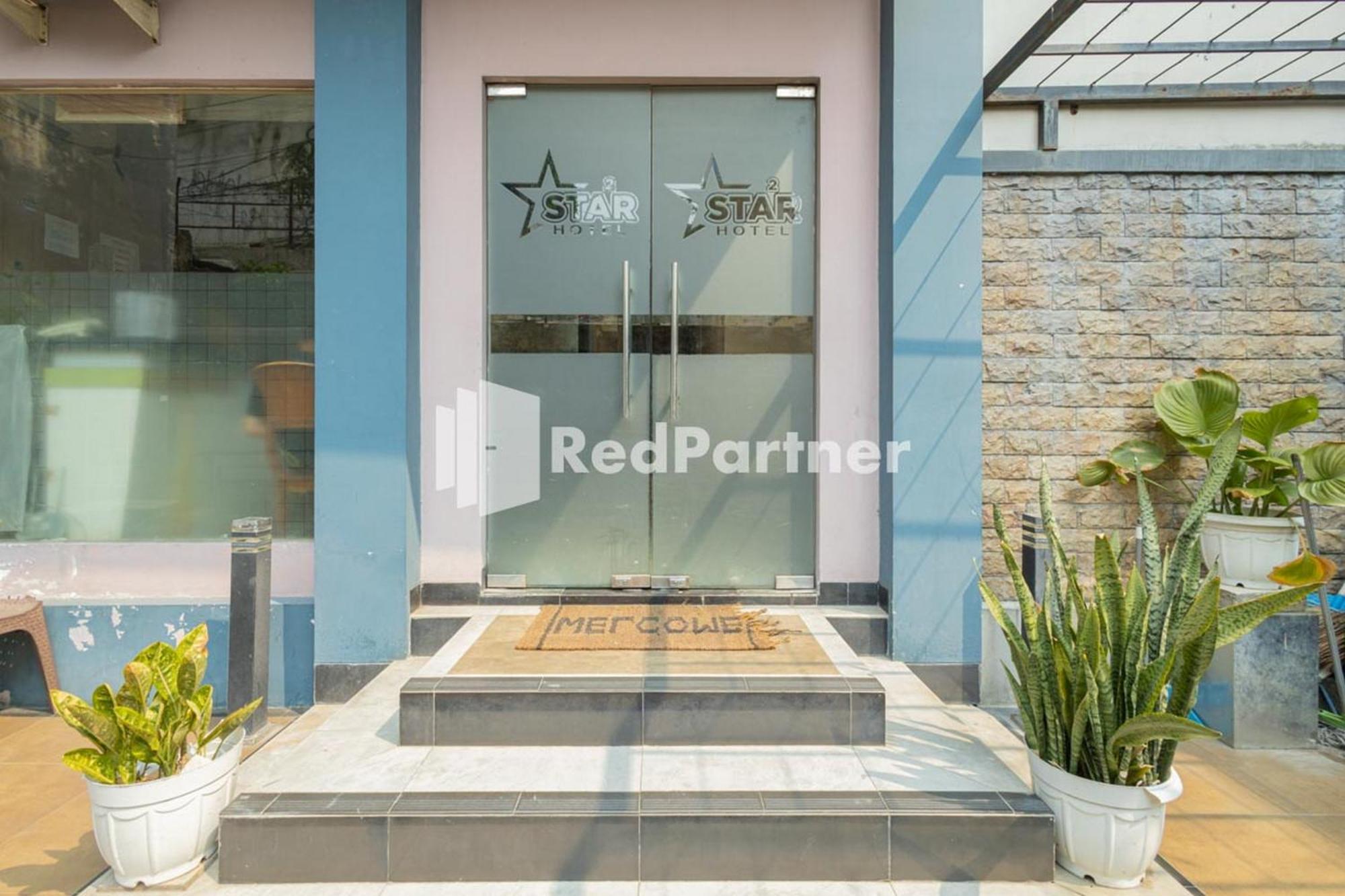Star Hotel Jaksa Mitra Reddoorz Джакарта Екстер'єр фото