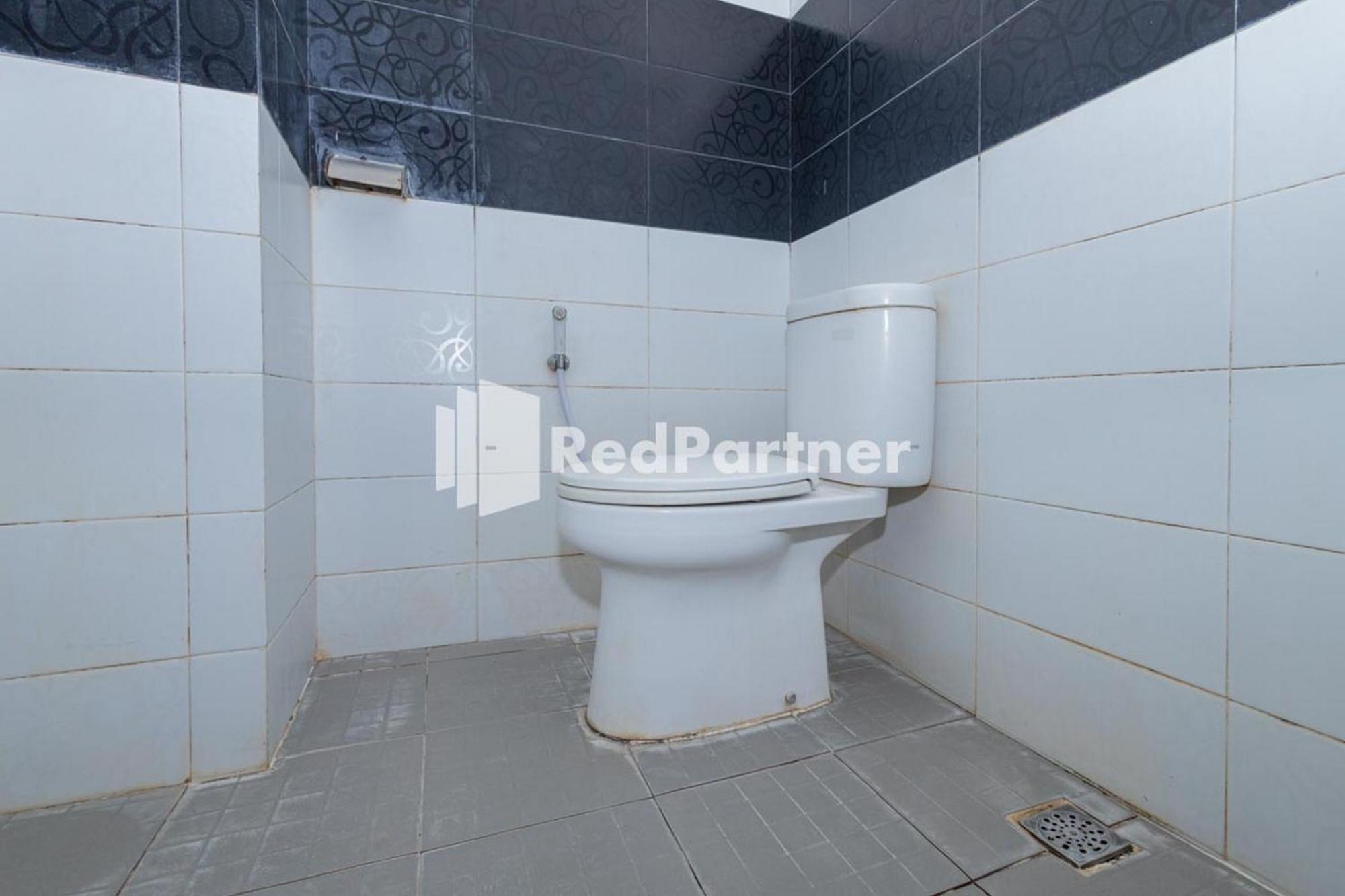 Star Hotel Jaksa Mitra Reddoorz Джакарта Екстер'єр фото
