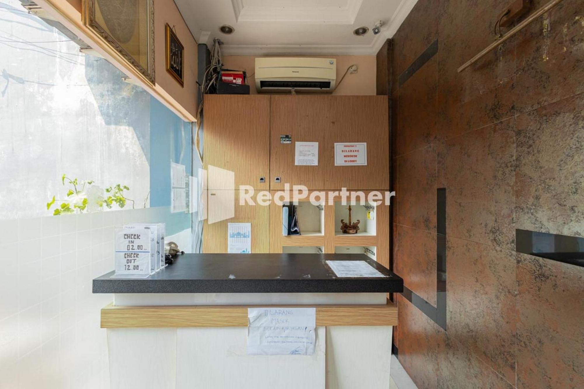 Star Hotel Jaksa Mitra Reddoorz Джакарта Екстер'єр фото