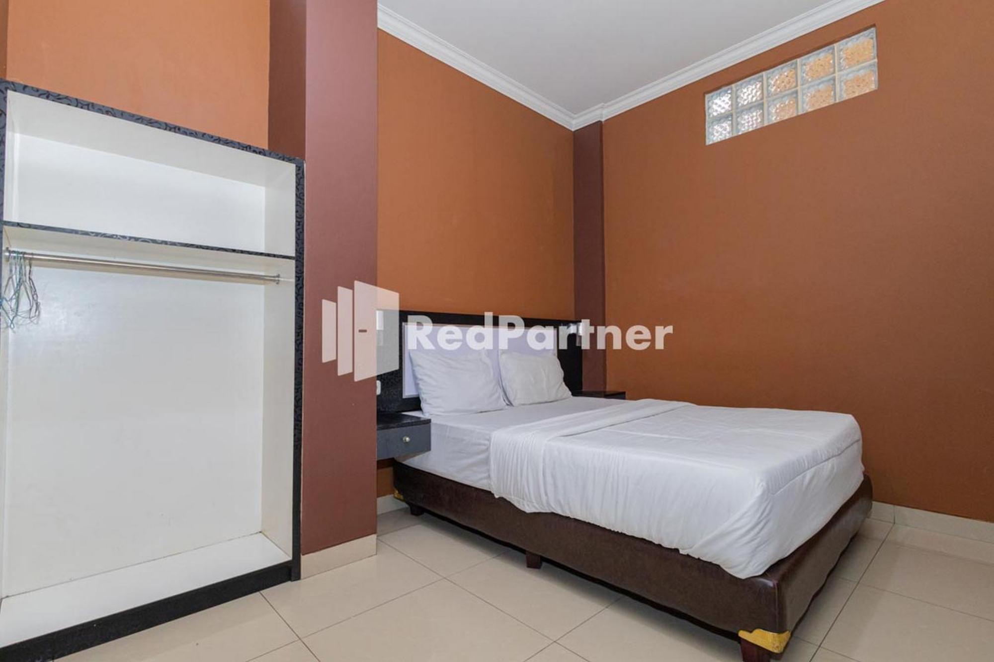 Star Hotel Jaksa Mitra Reddoorz Джакарта Екстер'єр фото