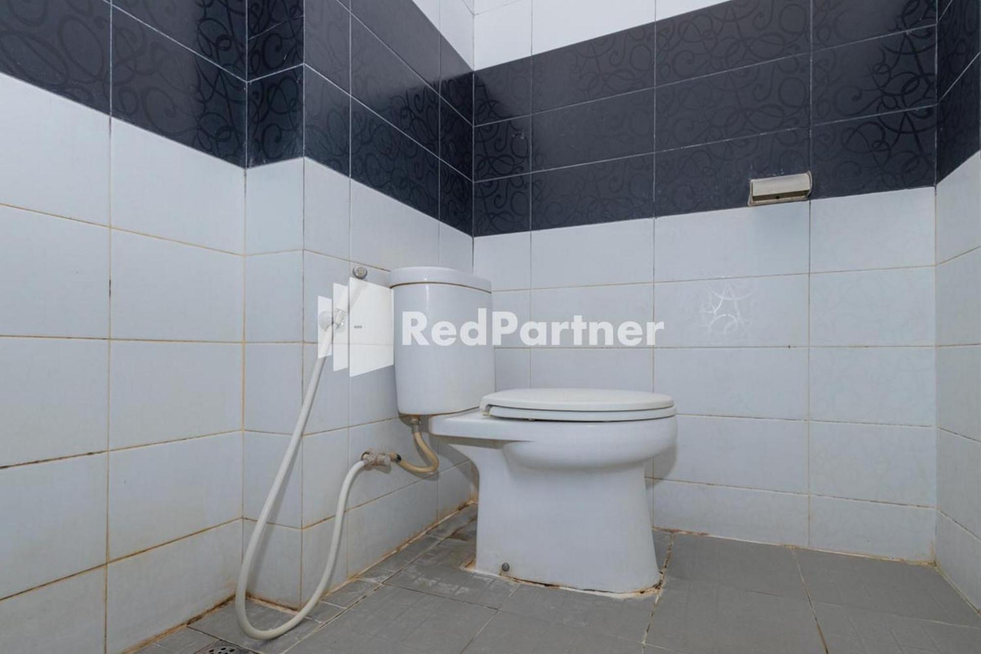Star Hotel Jaksa Mitra Reddoorz Джакарта Екстер'єр фото