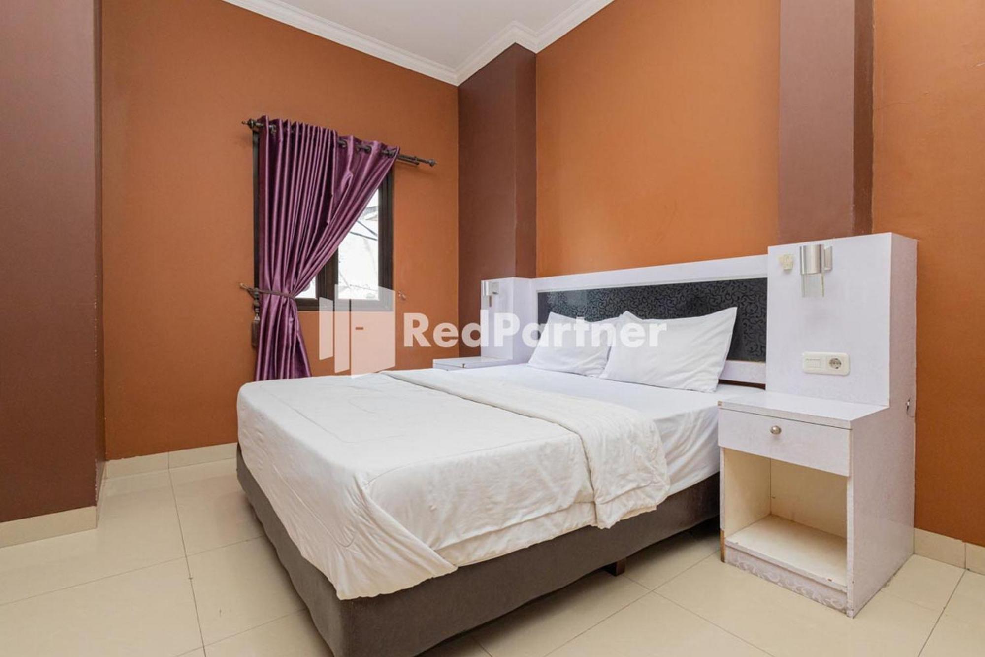 Star Hotel Jaksa Mitra Reddoorz Джакарта Екстер'єр фото